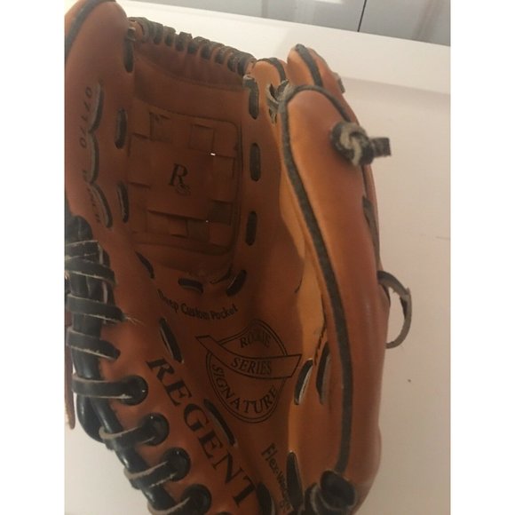 Regent Rookie Signature Series 10 Inch Baseball‎ Glove Leather Laced 07170 - Picture 4 of 8